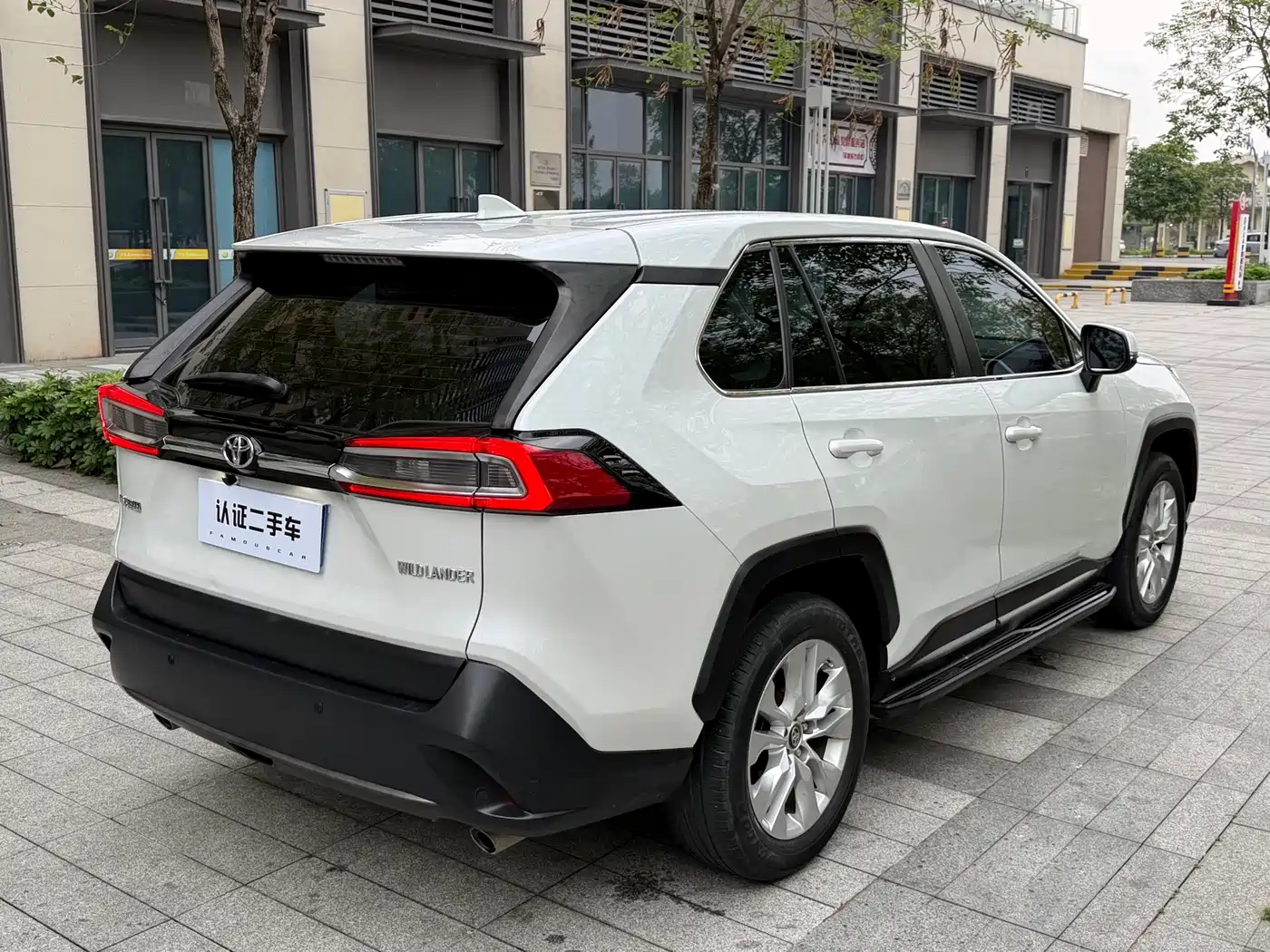 Toyota Wildlander 2022 2.0L CVT FWD Leading Edition фото 11
