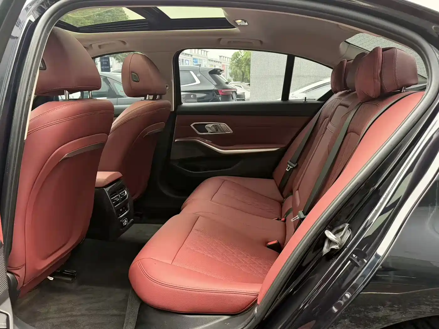 BMW 3 Series 2023 320Li M Sport Package фото 7
