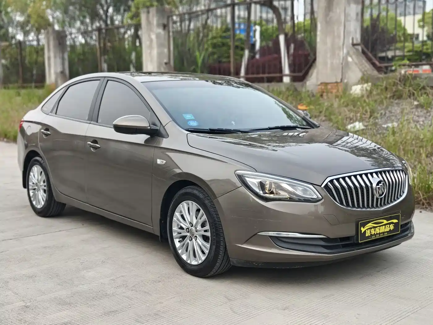 Buick Excelle 2017 15N Automatic Elite фото 3