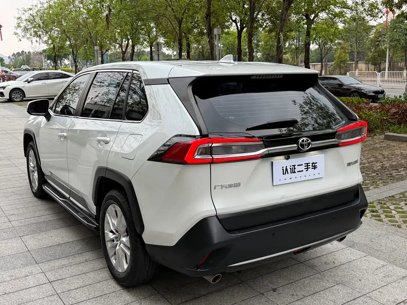 Toyota Wildlander 2022 2.0L CVT FWD Leading Edition фото 9