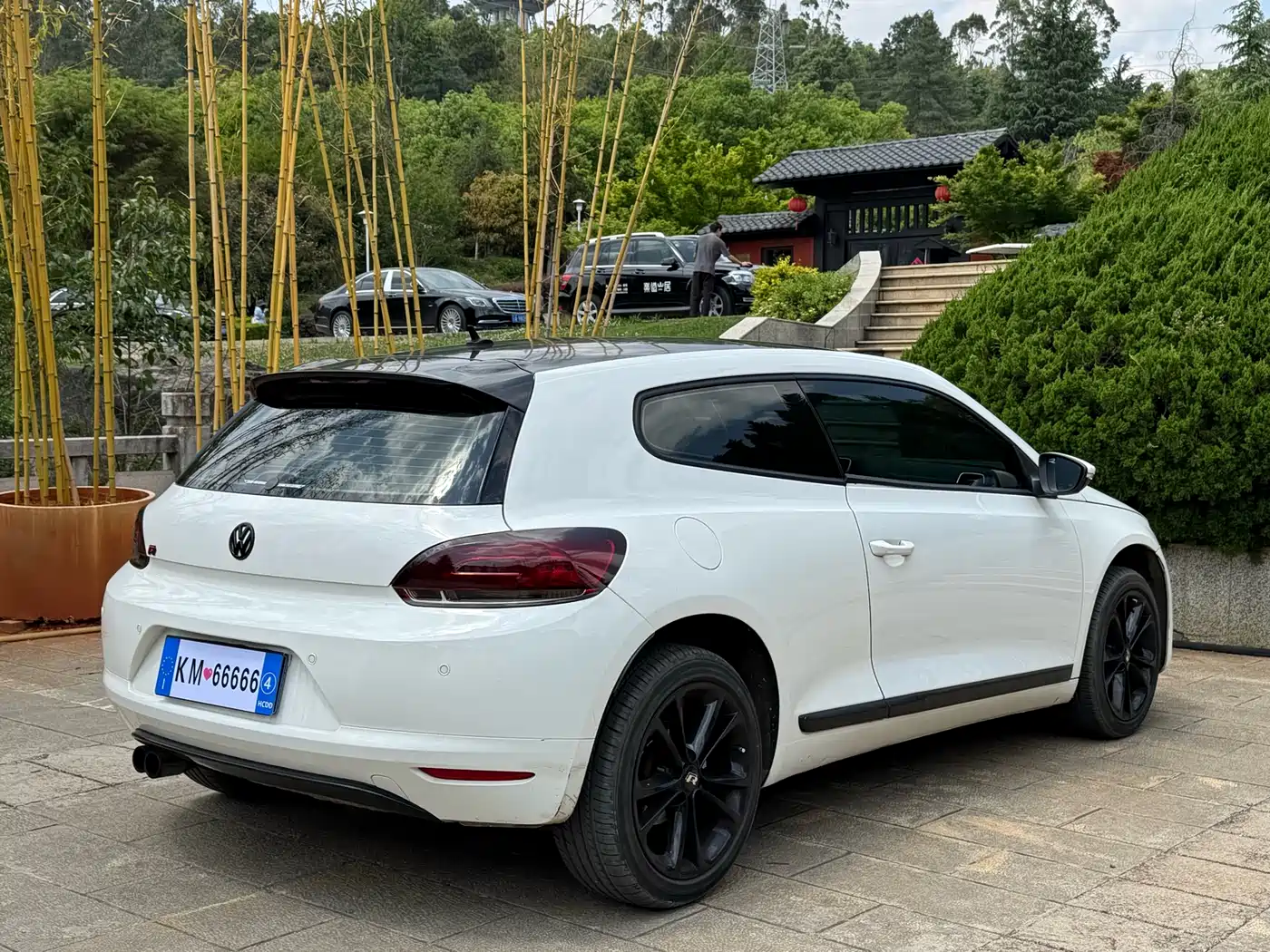 Volkswagen Scirocco 2011 2.0TSI Luxury фото 4