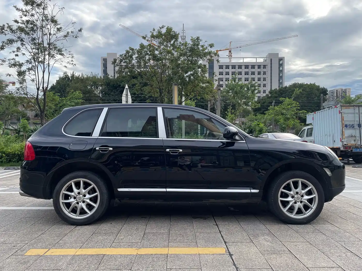 Photo 5 - Porsche Cayenne