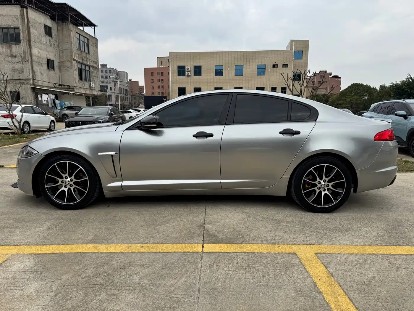 Jaguar XF 2013 2012 XF 3.0L V6 Elegance