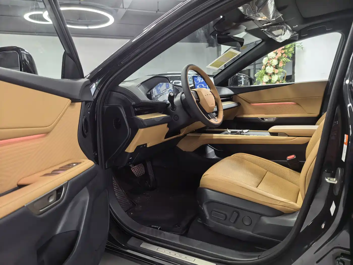 Lexus ES 2025 Model 300h Base Version фото 8