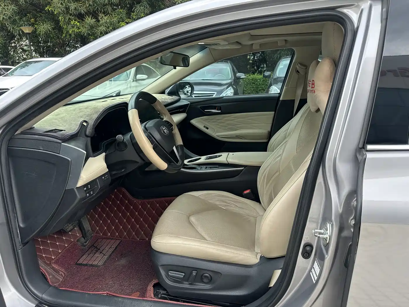 Toyota Avalon 2019 Hybrid 2.5L XLE Premium Edition China V фото 9