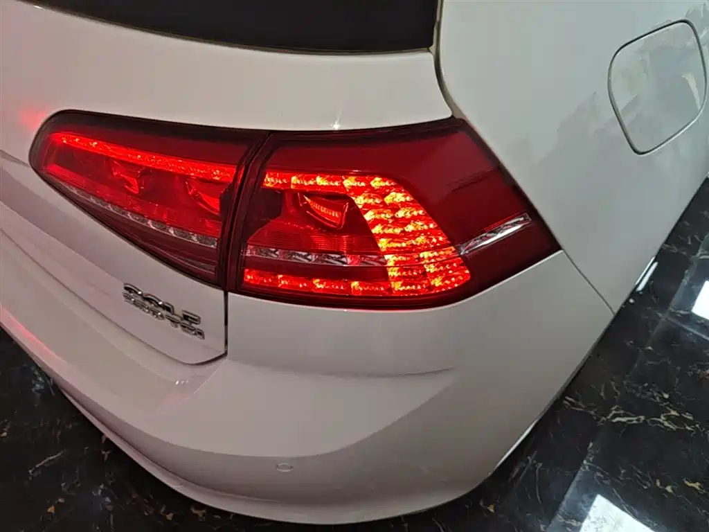 Volkswagen Golf 2016 230TSI Automatic Luxury фото 8