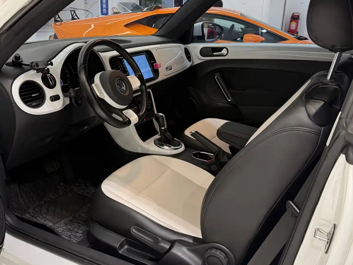 Volkswagen Beetle 2019 2018 180TSI Easy Joy Edition