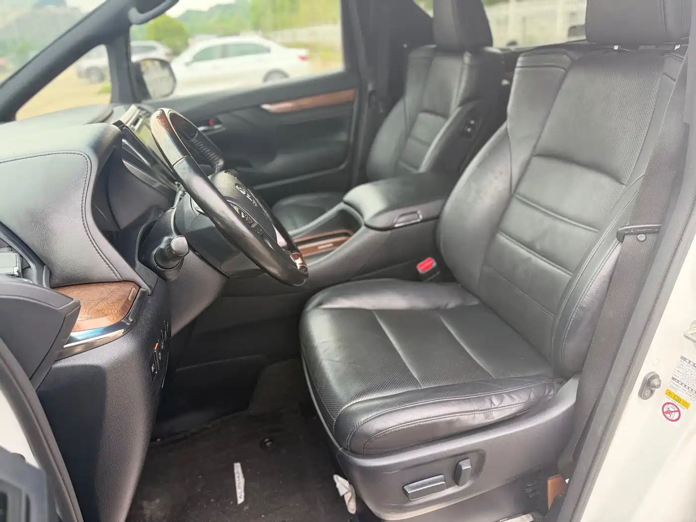 Toyota Alphard 2015 3.5L Premium Edition фото 4