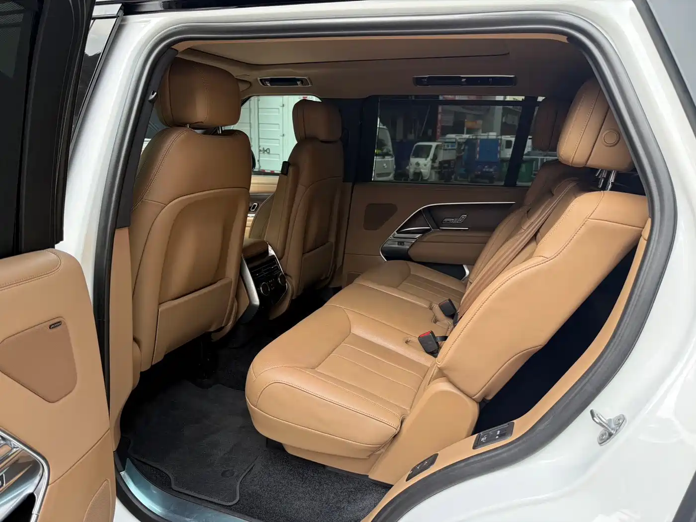 Land Rover Range Rover 2023 2023 3.0 L6 400PS Golden Age 7-Seater Long Wheelbase