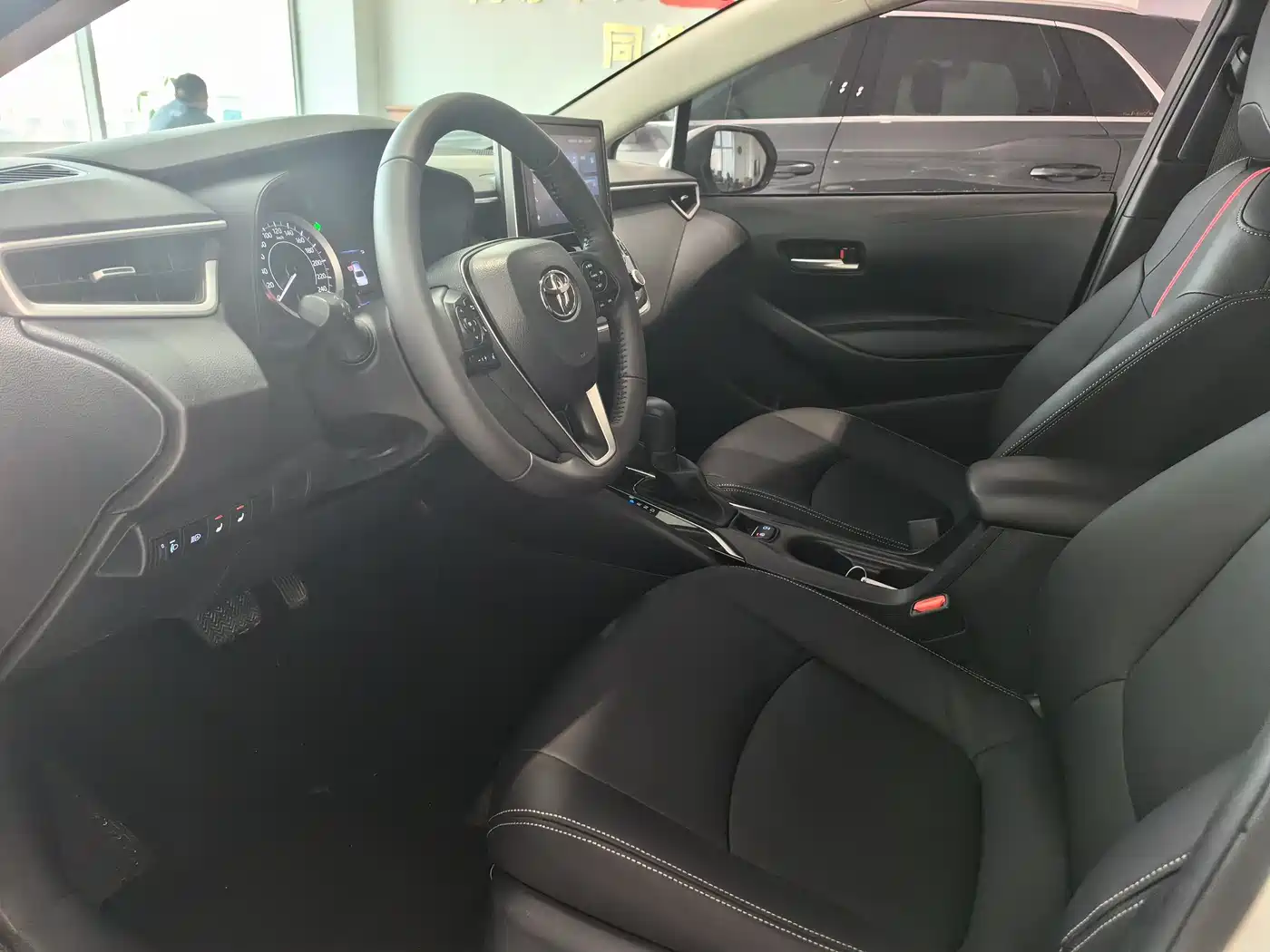 Toyota Corolla 2021 TNGA 1.5L CVT Elite Edition фото 4