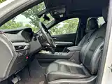 Photo 5 - Cadillac XT4