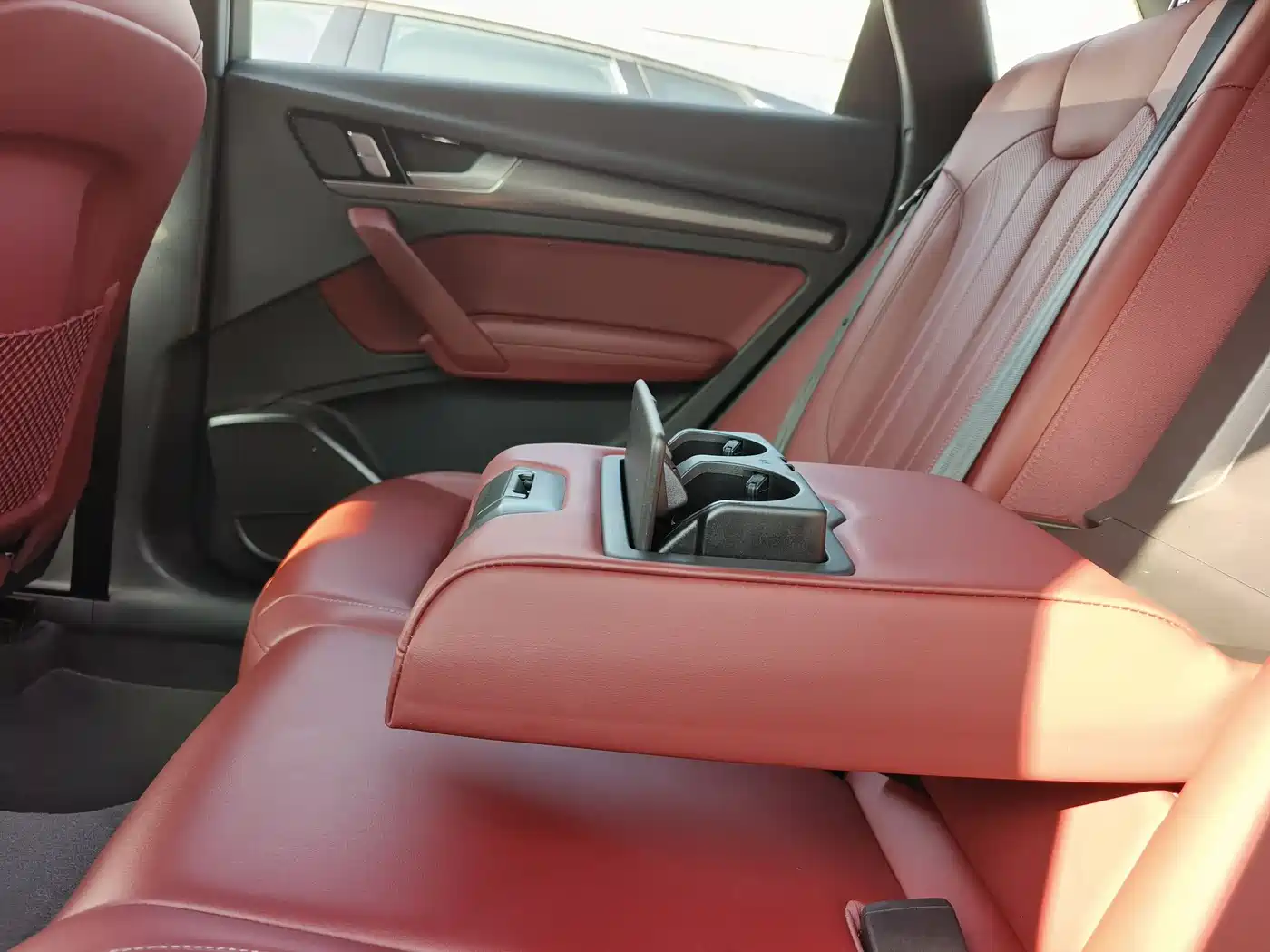 Audi Q5L 2024 Model 40 TFSI Luxury Dynamic фото 17