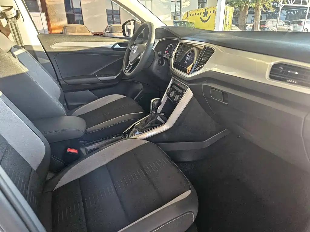 Volkswagen T-ROC 2023 2022 280TSI DSG 2WD Comfort PLUS