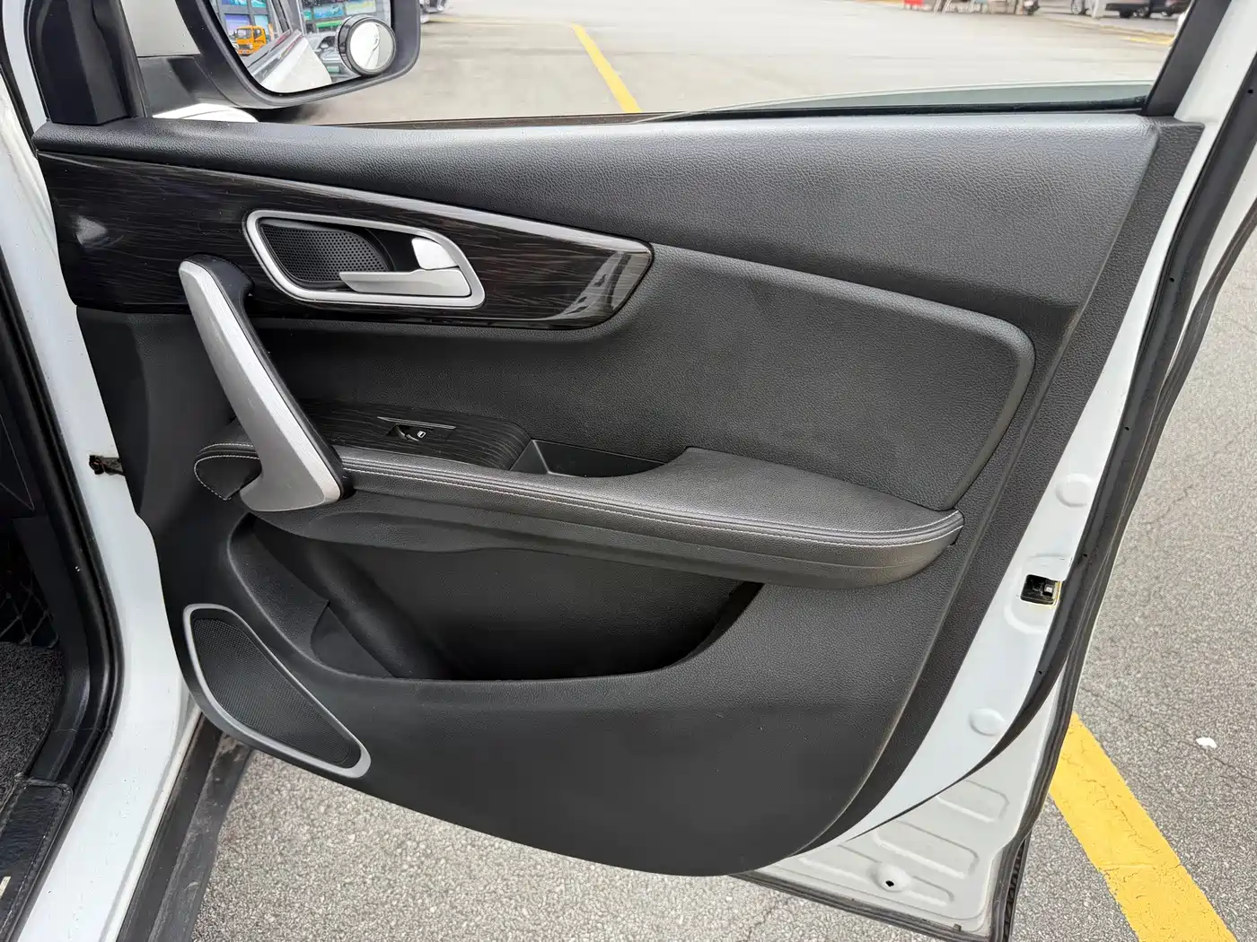 SWM Motor SWM X7 2019 2018 1.8L Manual Comfort 7-Seater