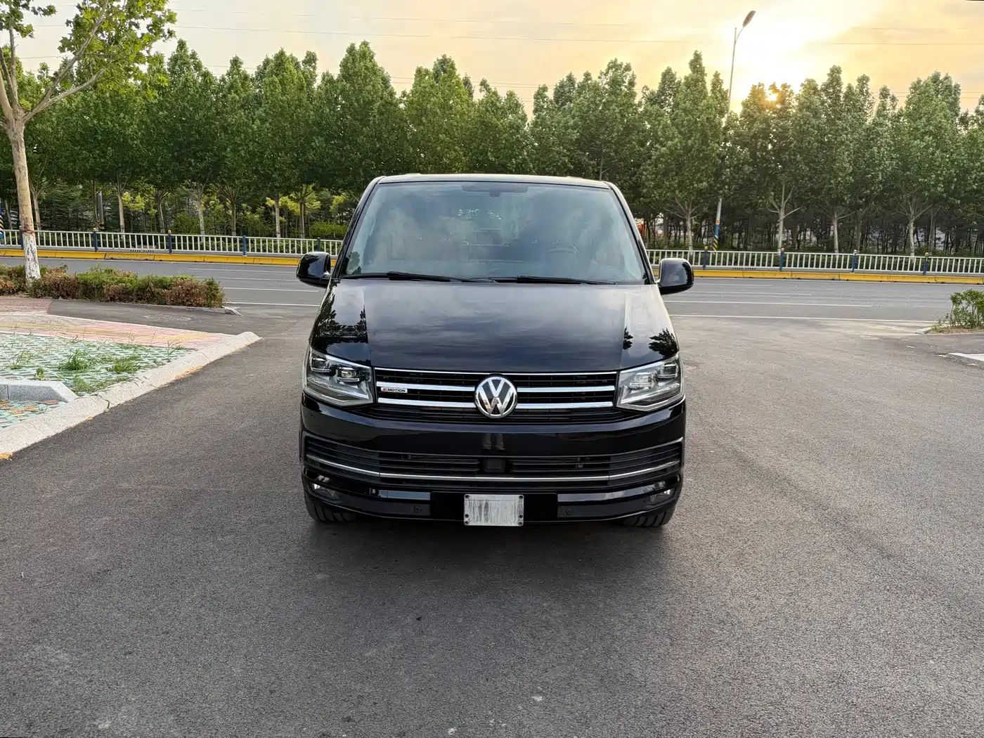 Volkswagen Multivan 2020 2019 2.0TSI 4WD Premium 7-seater