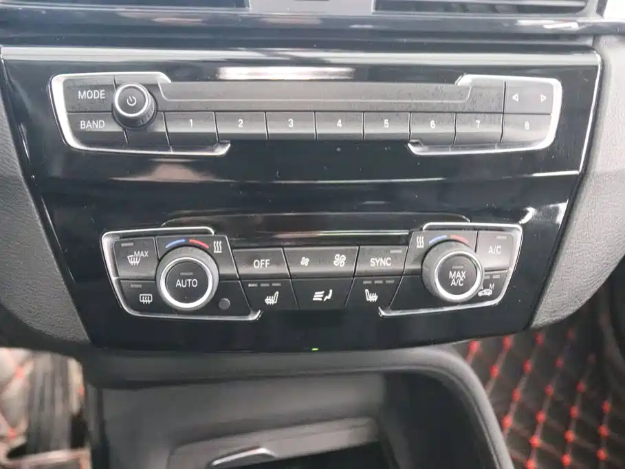Фото 9 - BMW X1