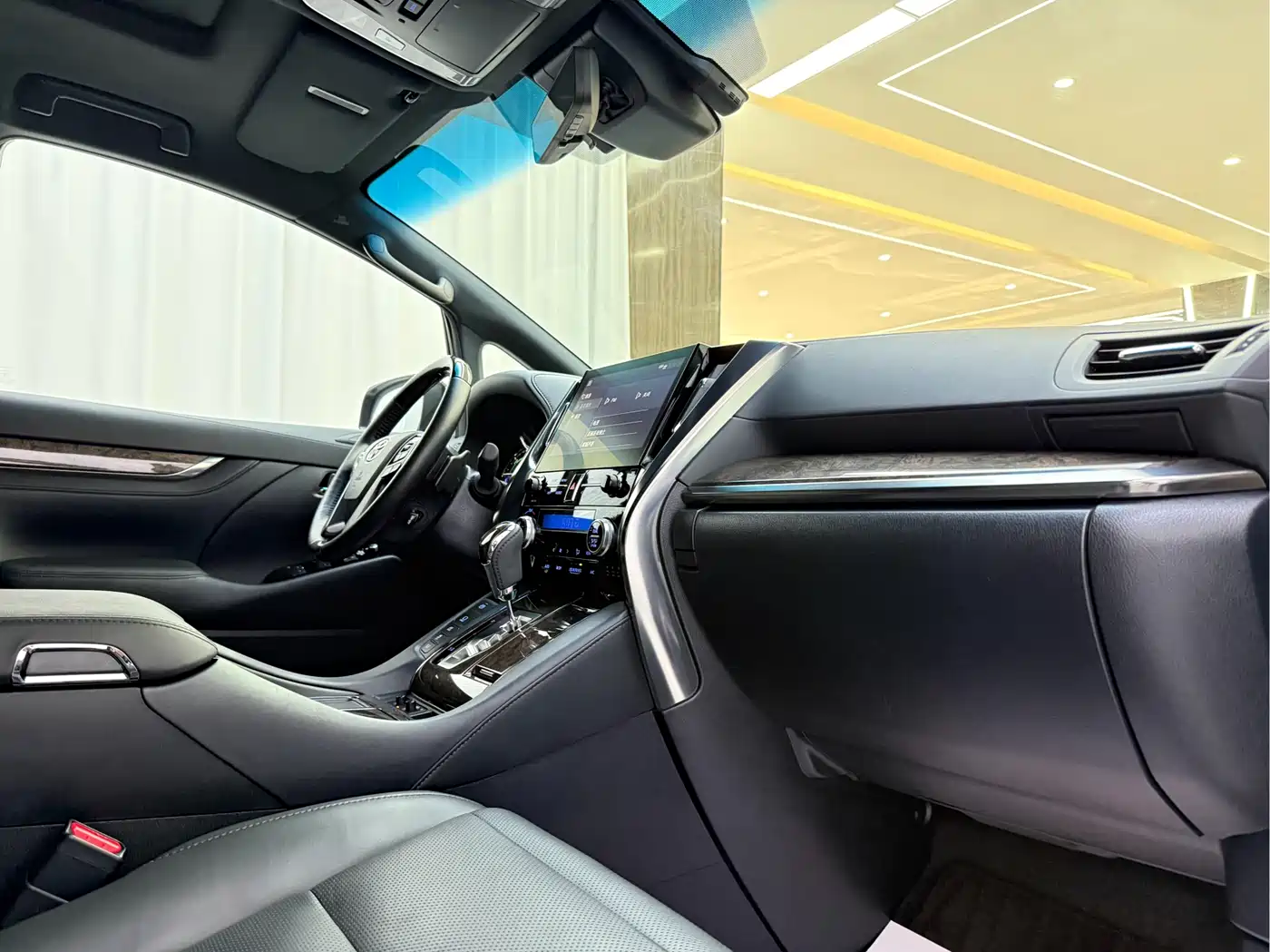 Toyota Vellfire 2023 Crown Hybrid 2.5L HV Premium фото 10