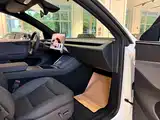 Photo 9 - Tesla Model Y