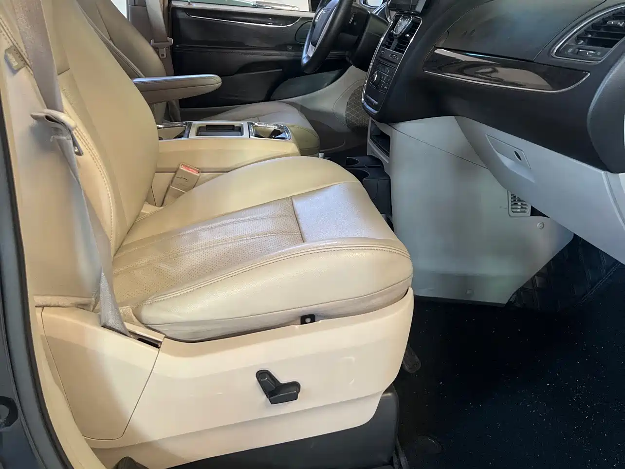 Chrysler Grand Voyager (Import) 2015 2014 3.6L Comfort Edition