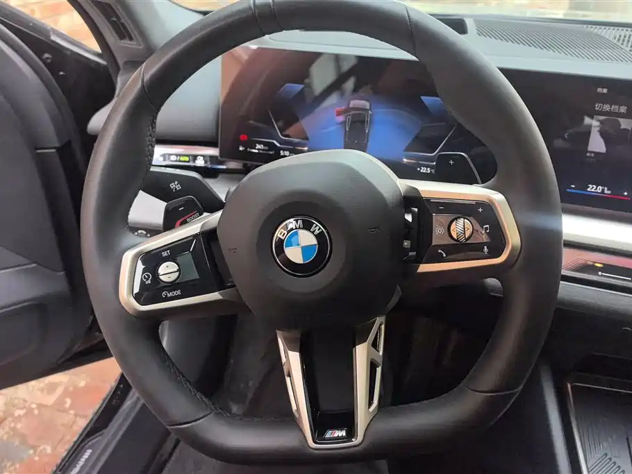 BMW 5 Series 2025 530Li Premium M Sport Package фото 15