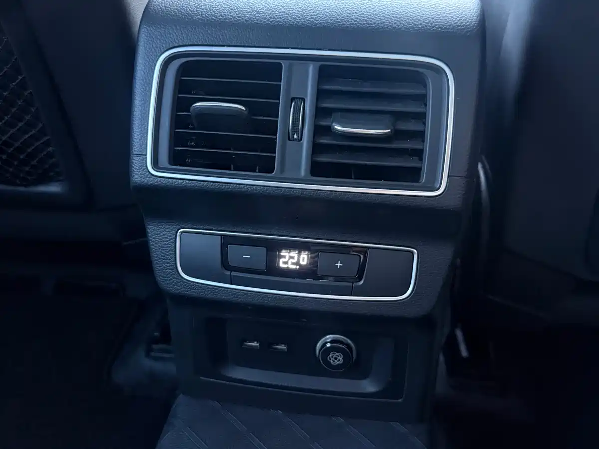 Audi Q5L 2022 40T Luxury Dynamic фото 22
