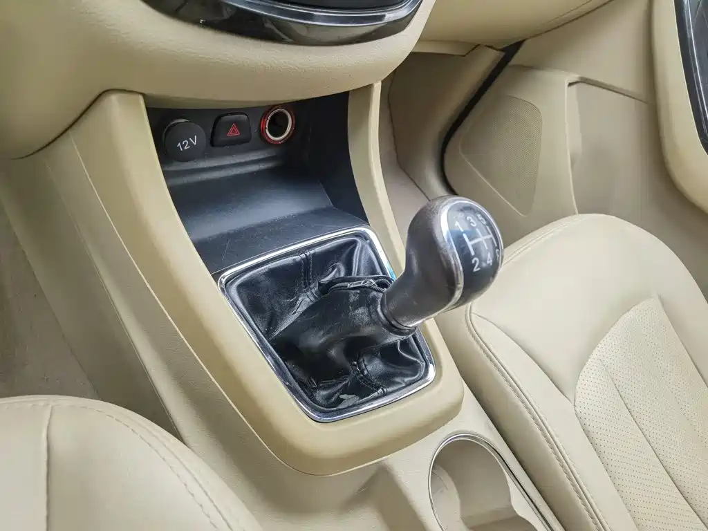 Baojun 730 2015 2014 1.5L Manual Comfort ESP Edition 7-Seater