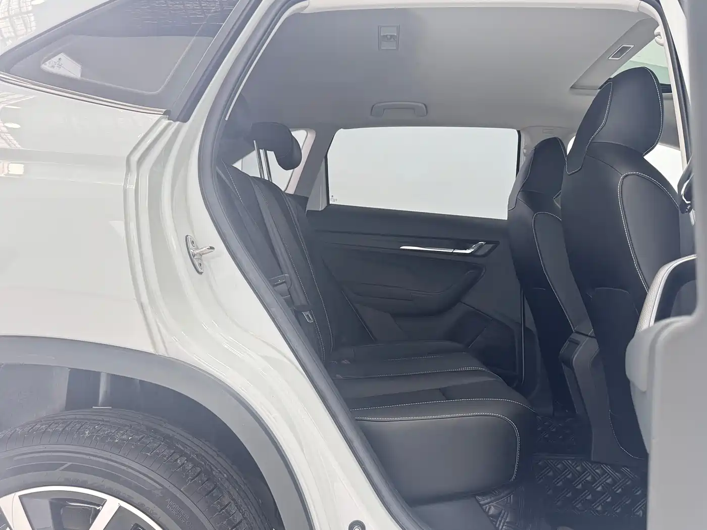 Škoda Kamiq 2023 Facelift 1.5L Auto Comfort Edition фото 12