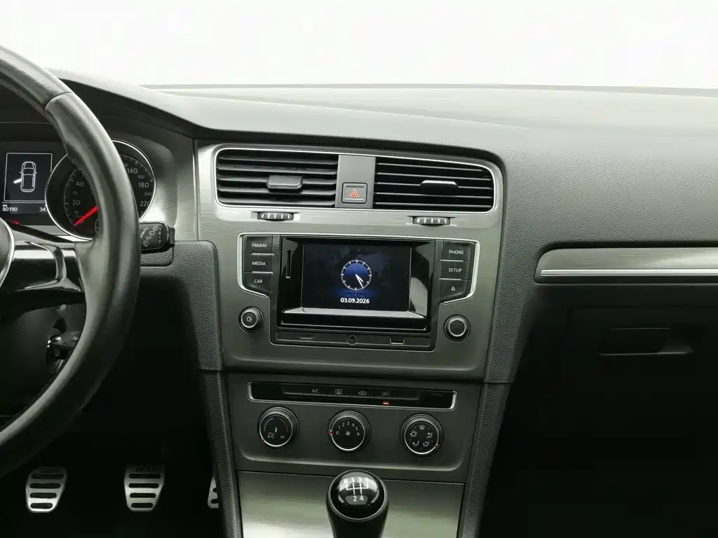 Photo 12 - Volkswagen Golf