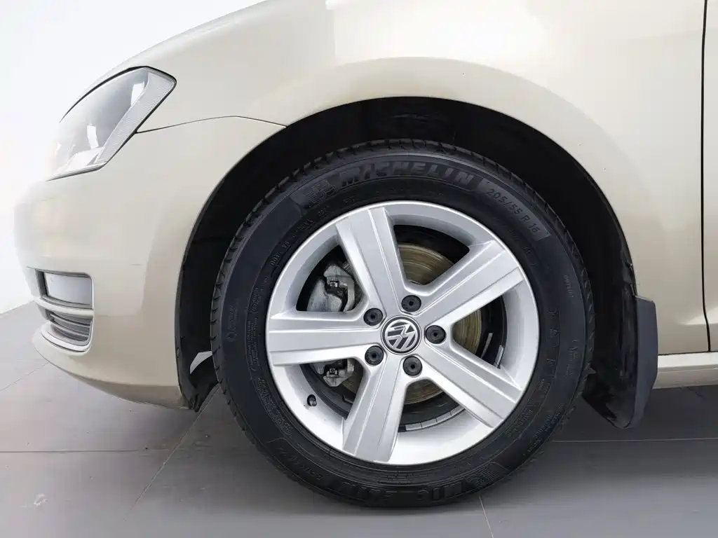 Photo 17 - Volkswagen Golf
