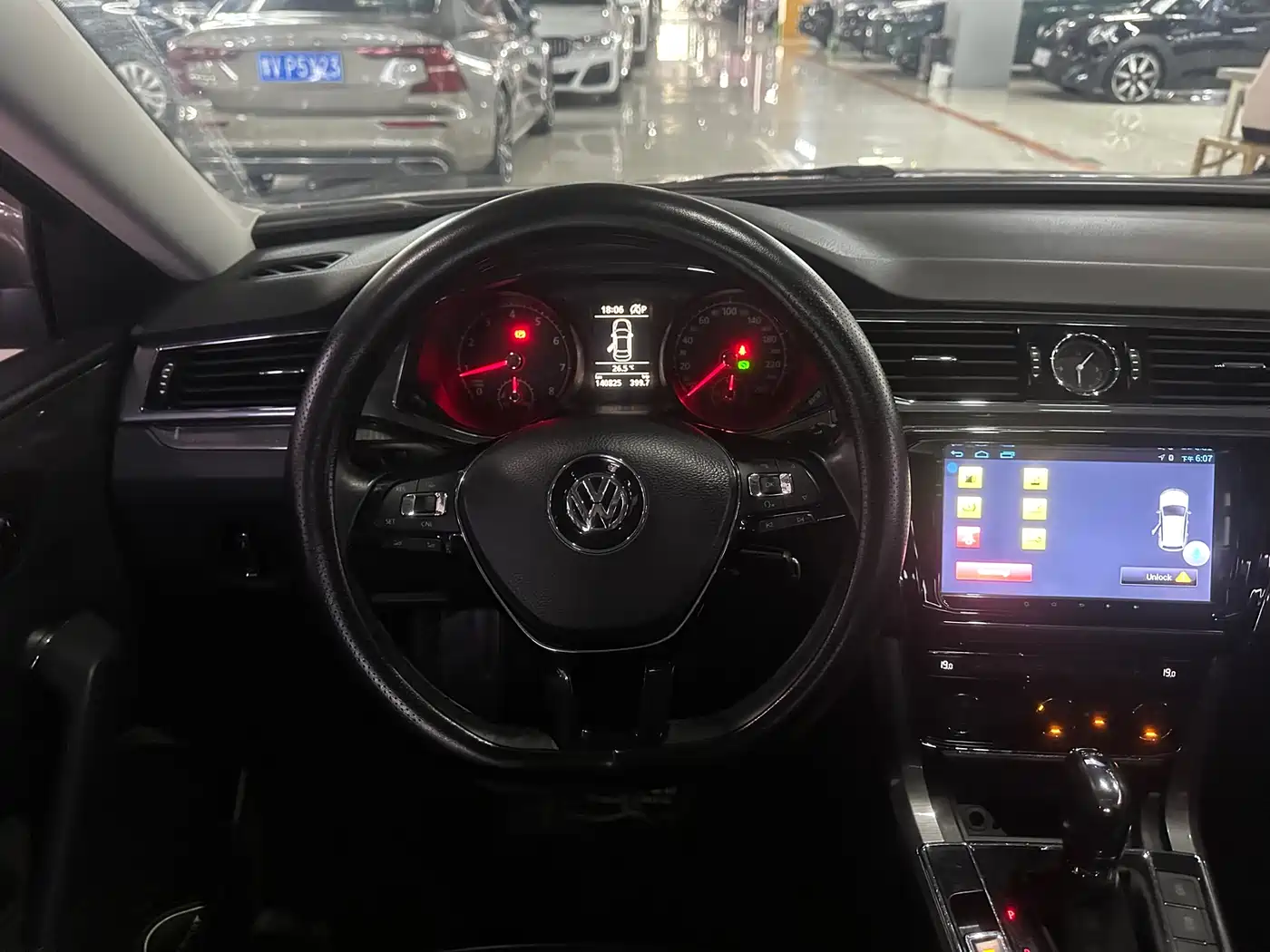 Volkswagen Passat 2016 280TSI DSG Honor Edition фото 6