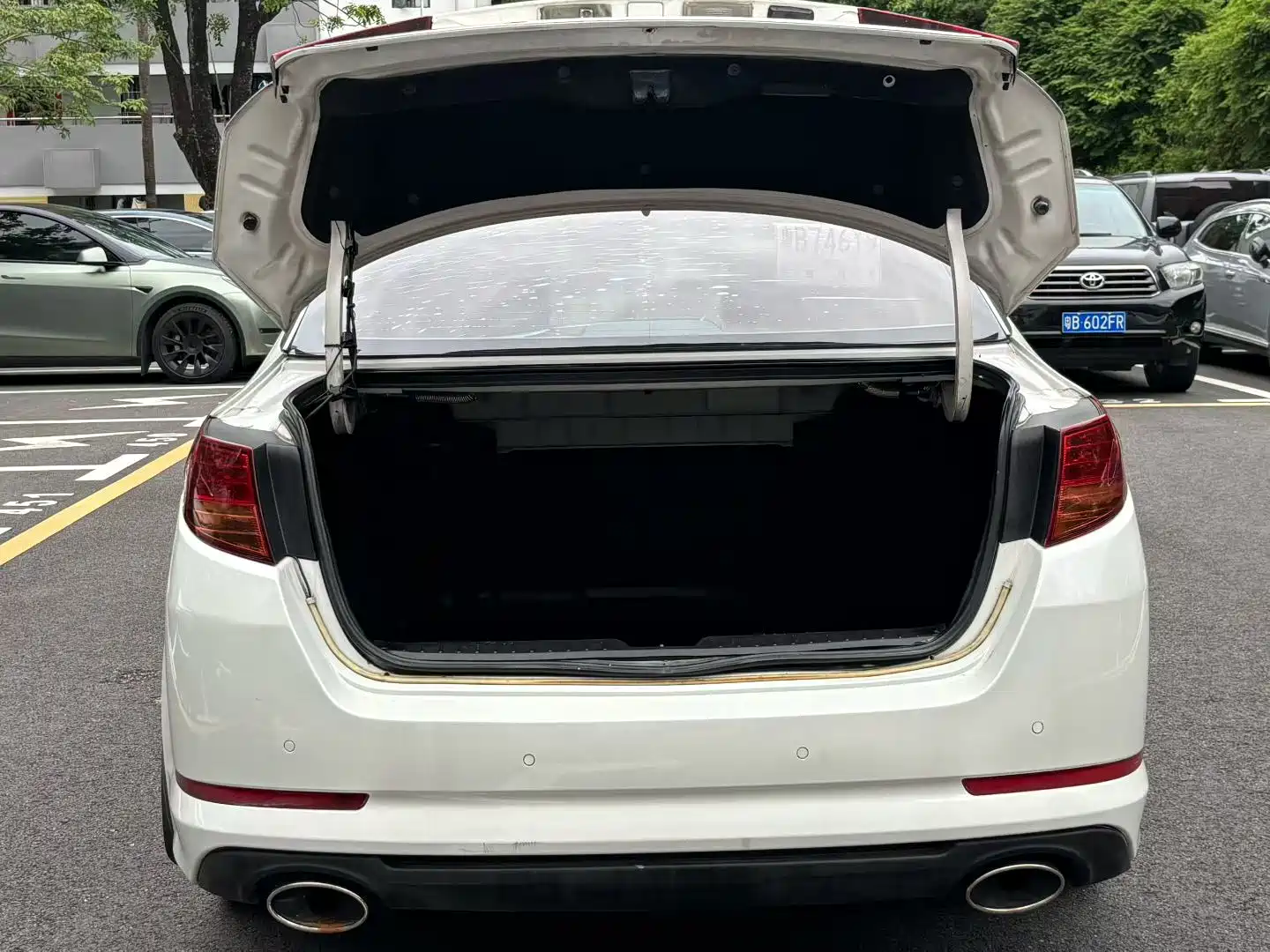Photo 9 - Kia K5