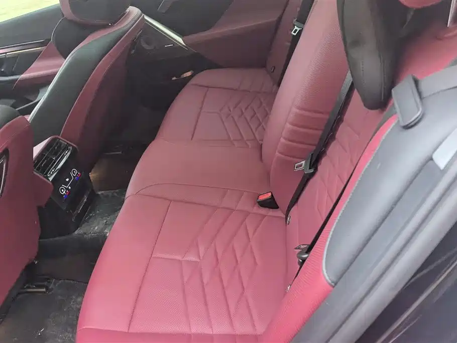 BMW 5 Series 2025 530Li Premium M Sport Package фото 11