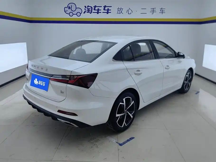ROEWE I5