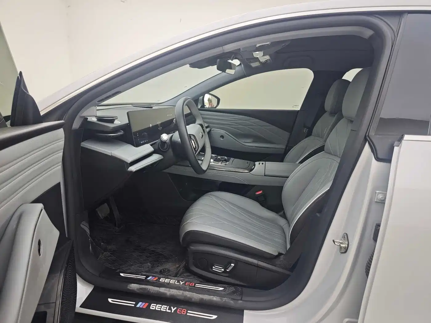 Geely Galaxy Galaxy E8 2025 2025 575km Voyage Smart Drive Edition