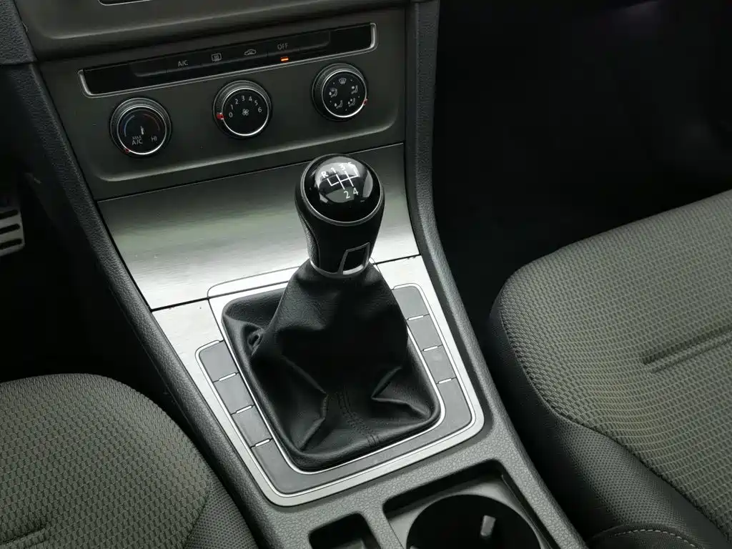 Photo 13 - Volkswagen Golf