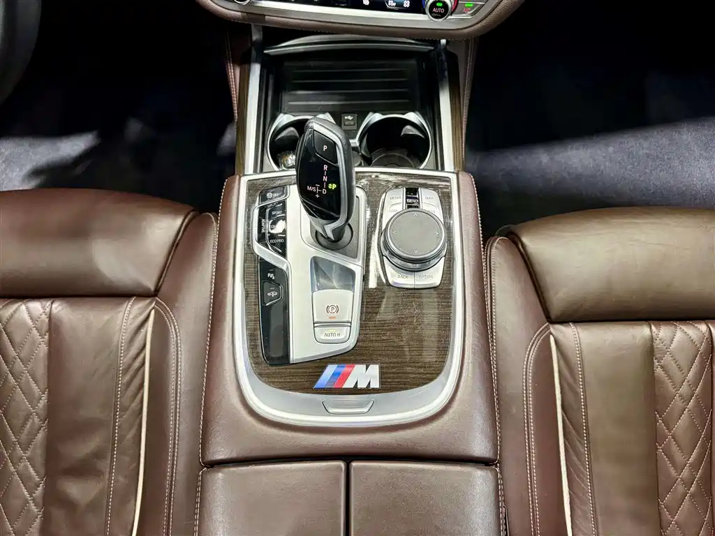 BMW 7 Series 2019 730Li Luxury Package фото 21