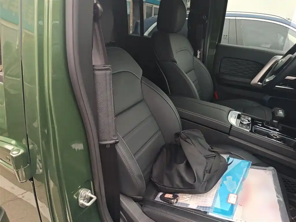 BAIC ORV Beijing Offroad BJ40 2024 2.0T Urban Hunter Glory Edition фото 25