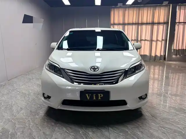 TOYOTA SIENNA