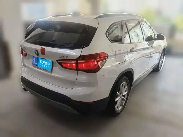 BMW X1 2018 sDrive18Li Fashion Model — фото 5