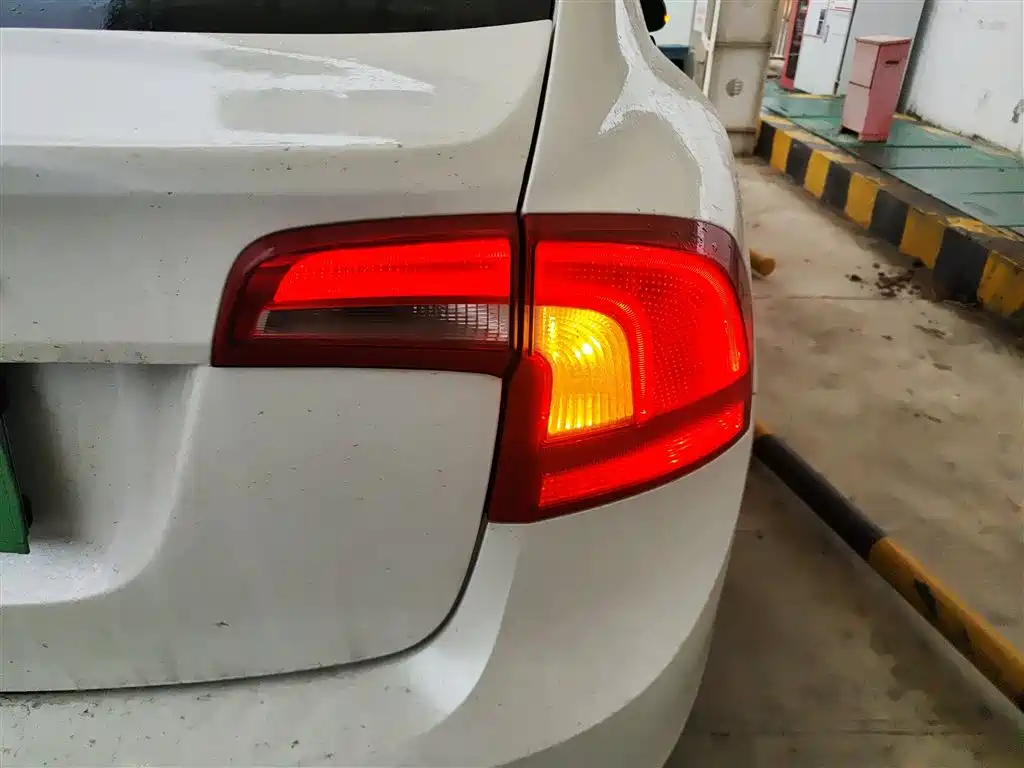 Фото 24 - Volvo S60