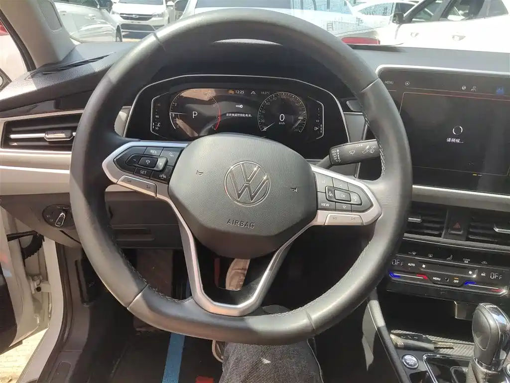 Volkswagen Bora 2023 300TSI DSG Premium Edition фото 7