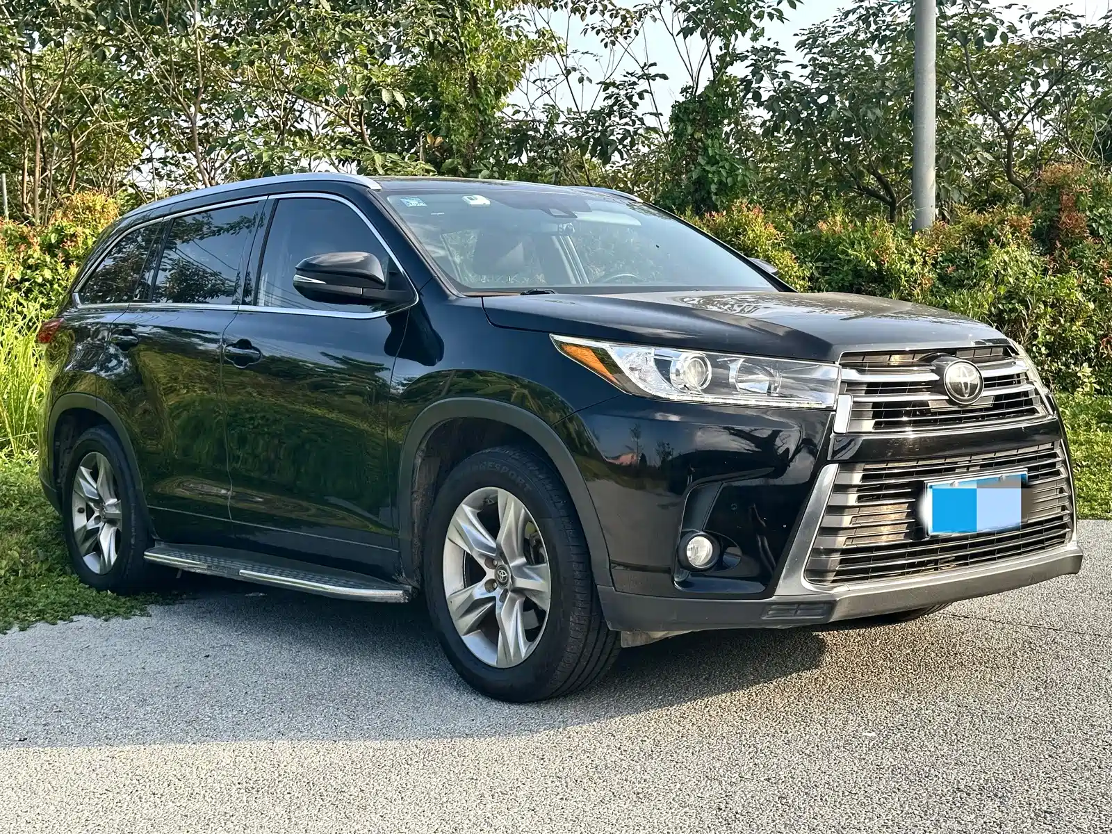 Photo 3 - Toyota Highlander