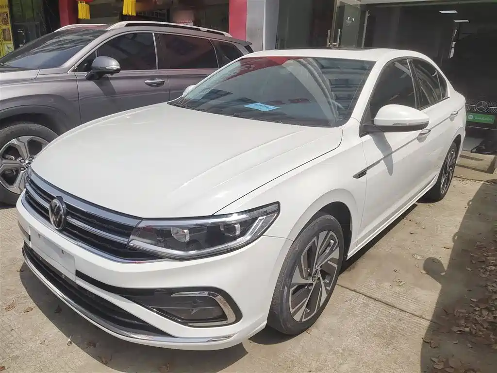 Volkswagen Bora 2023 300TSI DSG Premium Edition фото 2