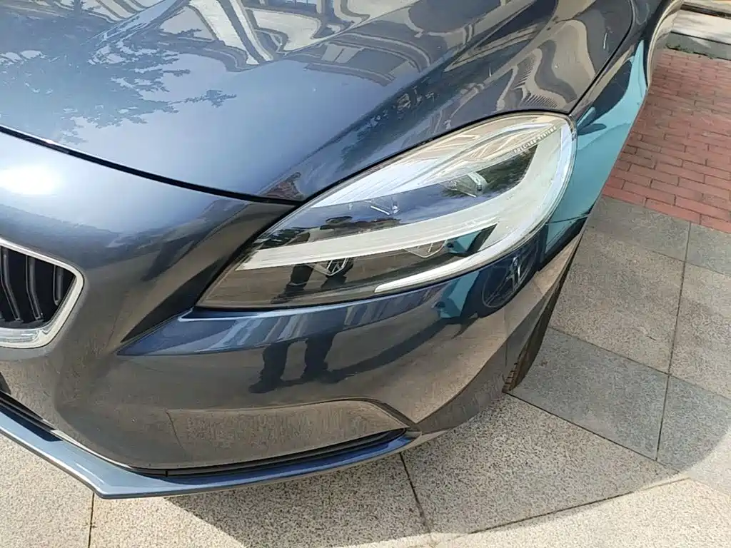 Фото 24 - Volvo V40