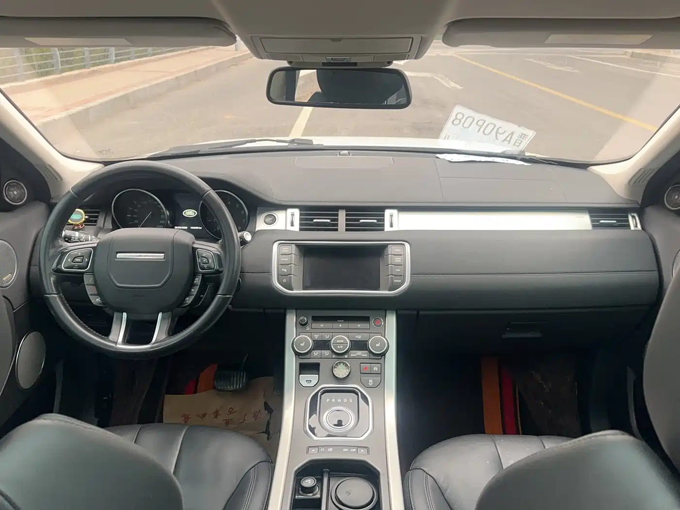 Land Rover Range Rover Evoque 2015 2.0T 5-Door Intelligent Edition фото 16