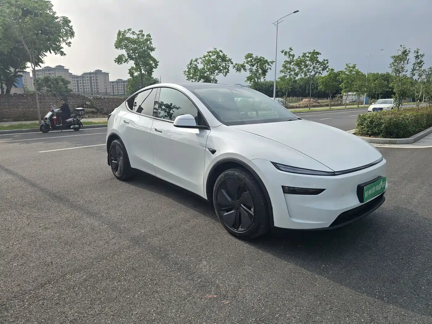 Tesla Model Y 2025 Facelift Long Range All-Wheel Drive фото 3