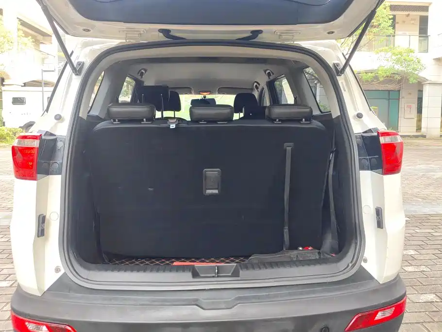 Wuling Motors Wuling Hongguang S3 2020 2019 Auto-Clutch Version 1.5L Manual Comfort China V
