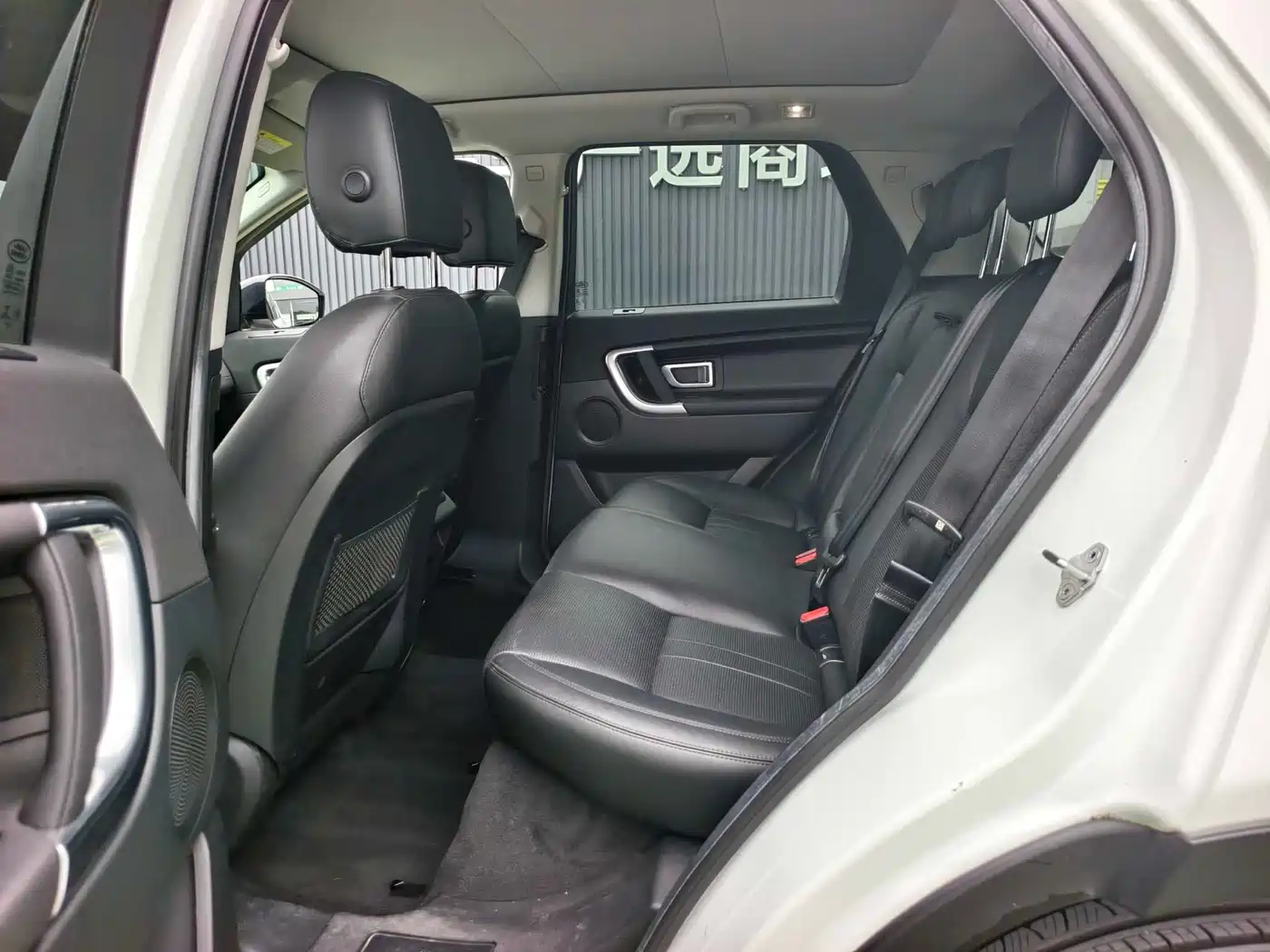 Land Rover Discovery Sport 2018 240PS SE Edition фото 11