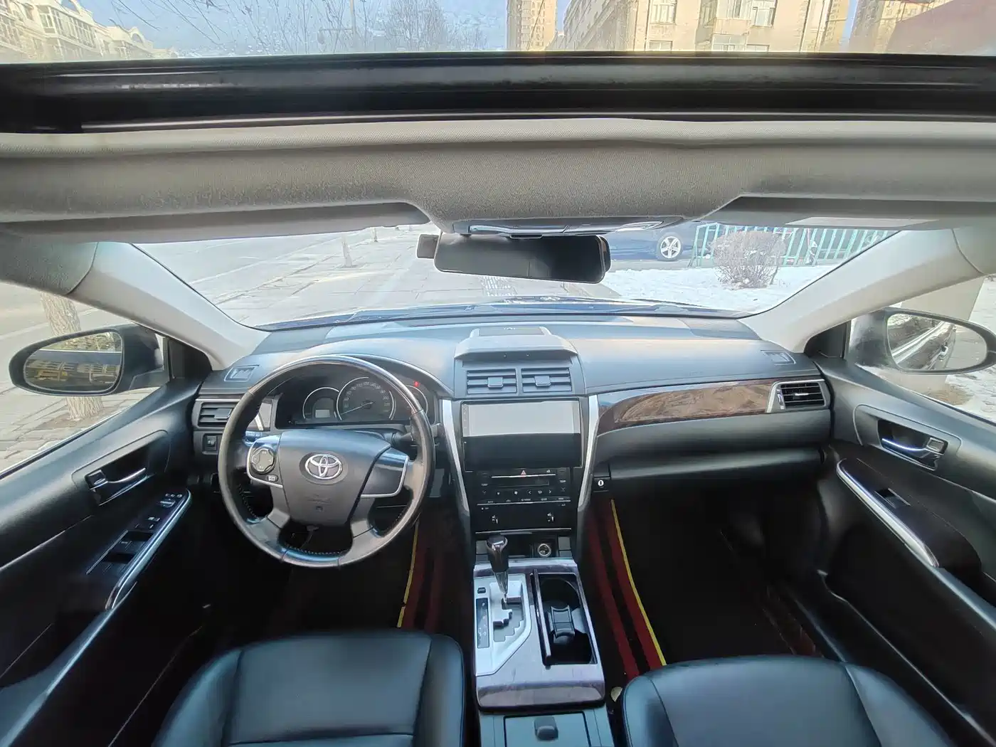 Toyota Camry 2015 2.0G Leading Edition фото 8