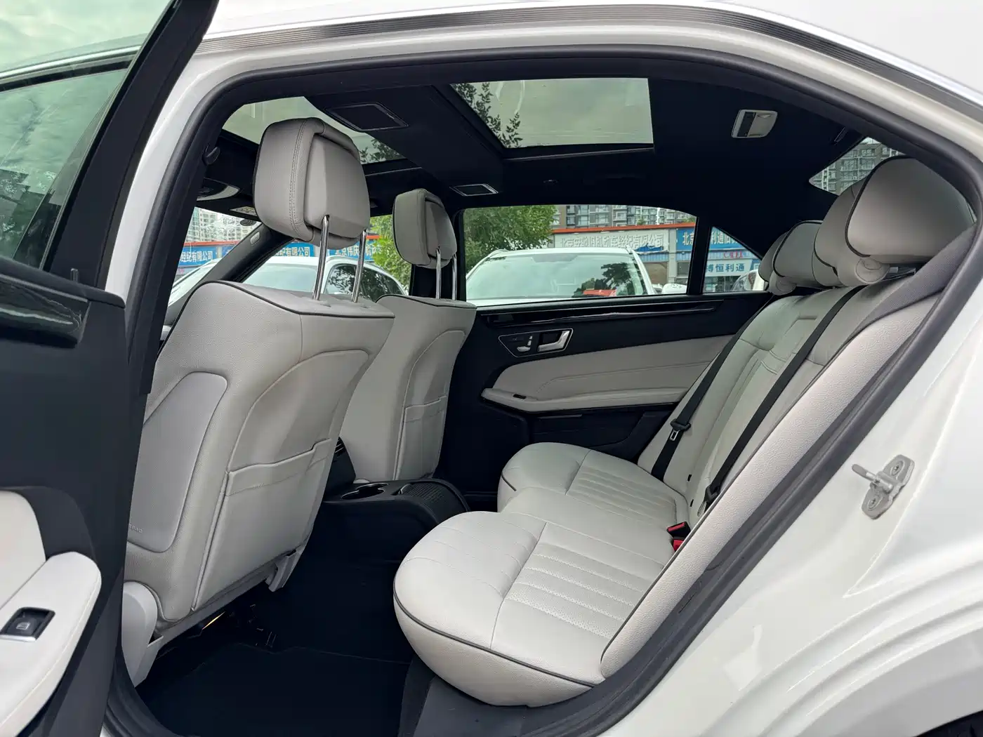 Mercedes-Benz E-Class 2015 Facelift E 260 L Sport фото 6